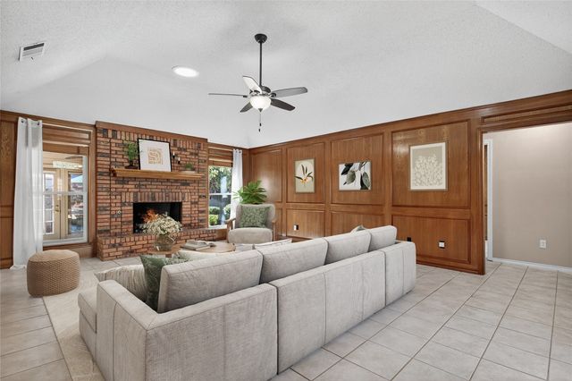 3508 Mckamy Oaks Trail, Arlington, TX 76017