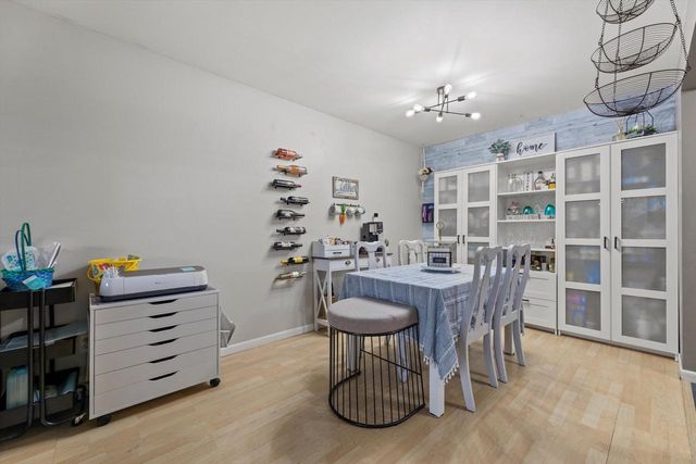 5200 S Tuckaway BOULEVARD #224, Greenfield, WI 53221