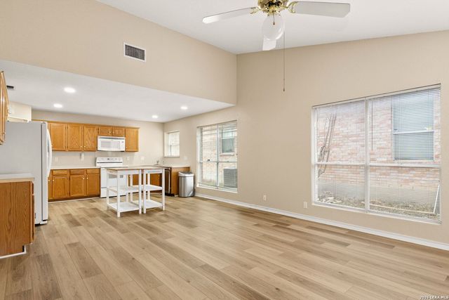 9218 Red Leg, San Antonio, TX 78240