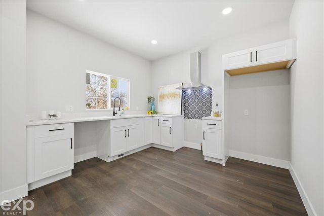 4486 Seyburn Street, Detroit, MI 48214