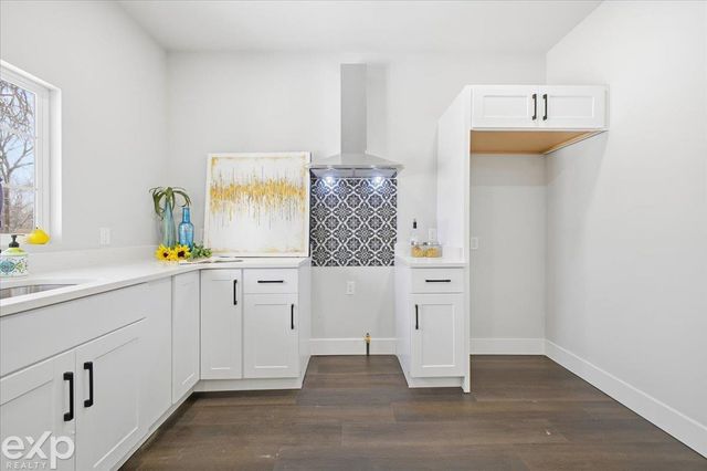 4486 Seyburn Street, Detroit, MI 48214