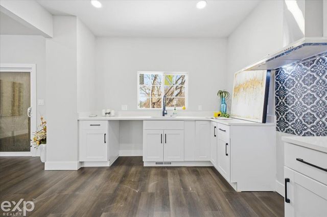 4486 Seyburn Street, Detroit, MI 48214