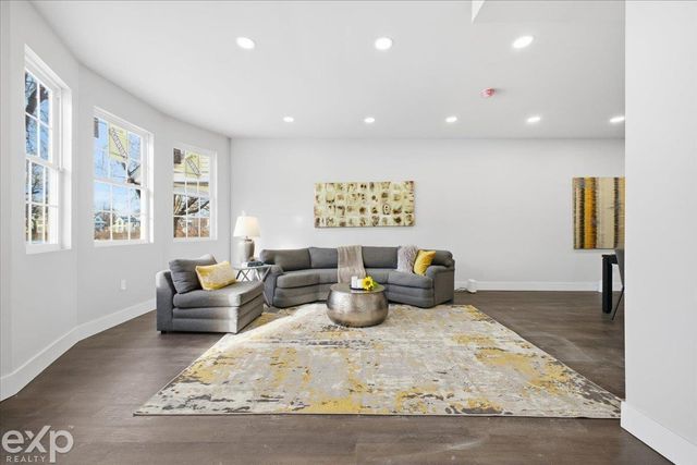 4486 Seyburn Street, Detroit, MI 48214