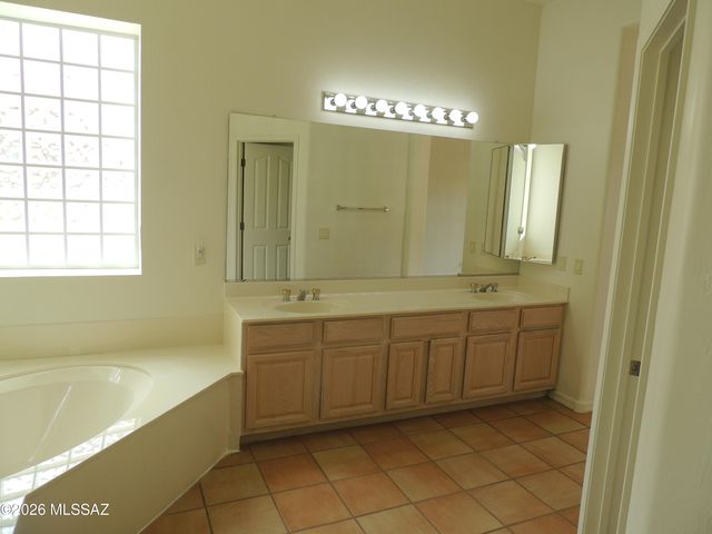 12981 N Woodburne Avenue, Oro Valley, AZ 85755