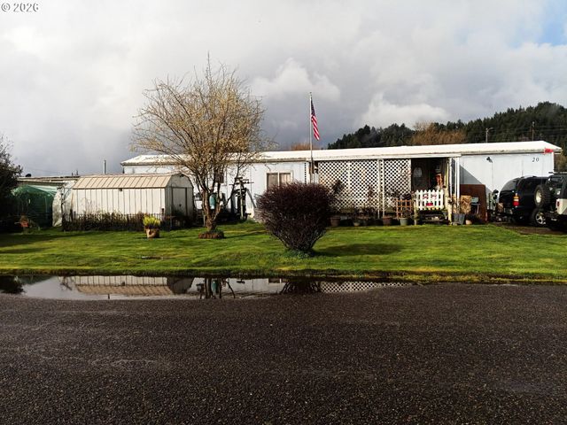 1000 N 8TH St 20, Reedsport, OR 97467