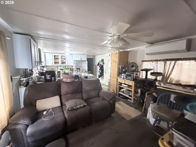 1000 N 8TH St 20, Reedsport, OR 97467