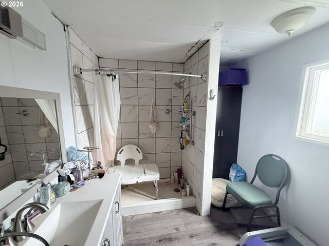 1000 N 8TH St 20, Reedsport, OR 97467