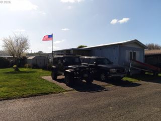 1000 N 8TH St 20, Reedsport, OR 97467