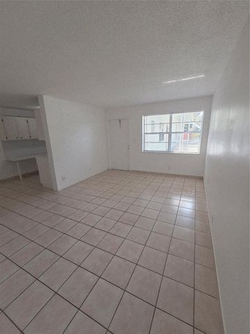 1007 N 19th Ave 4, Hollywood, FL 33020