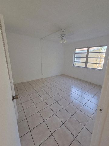 1007 N 19th Ave 4, Hollywood, FL 33020