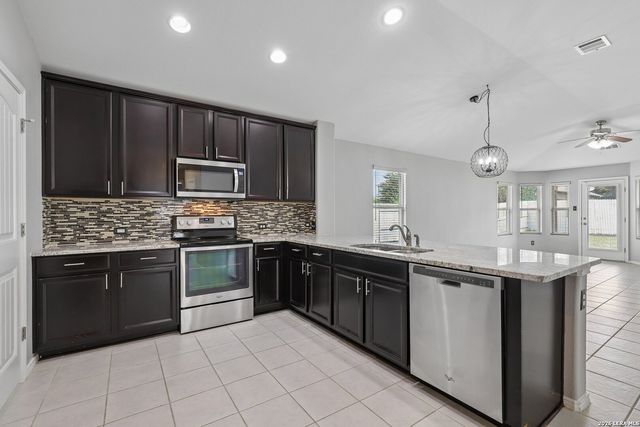 10411 Queensland Way, Converse, TX 78109