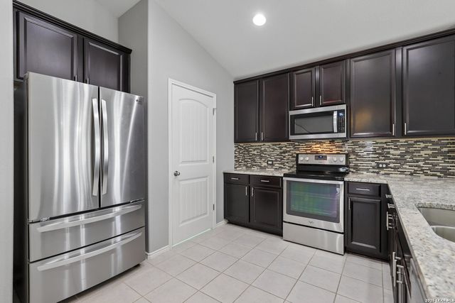 10411 Queensland Way, Converse, TX 78109