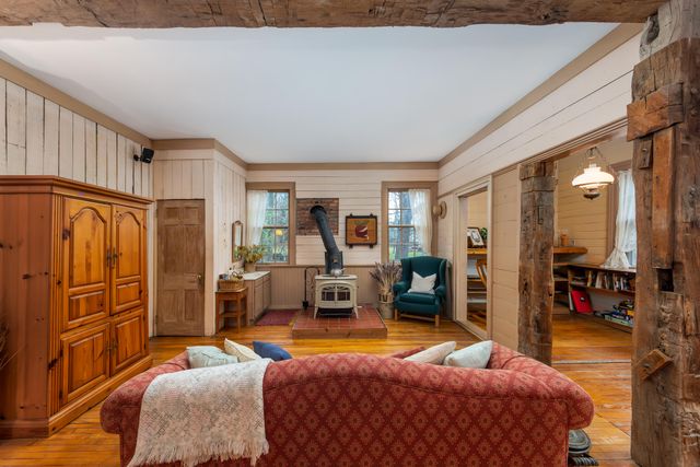 8425 Parshallville Road, Fenton, MI 48430