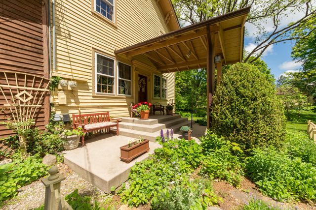 8425 Parshallville Road, Fenton, MI 48430