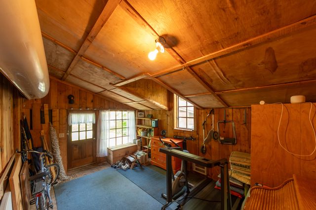 8425 Parshallville Road, Fenton, MI 48430