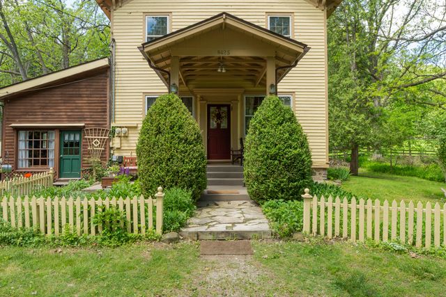 8425 Parshallville Road, Fenton, MI 48430