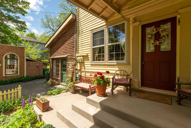 8425 Parshallville Road, Fenton, MI 48430