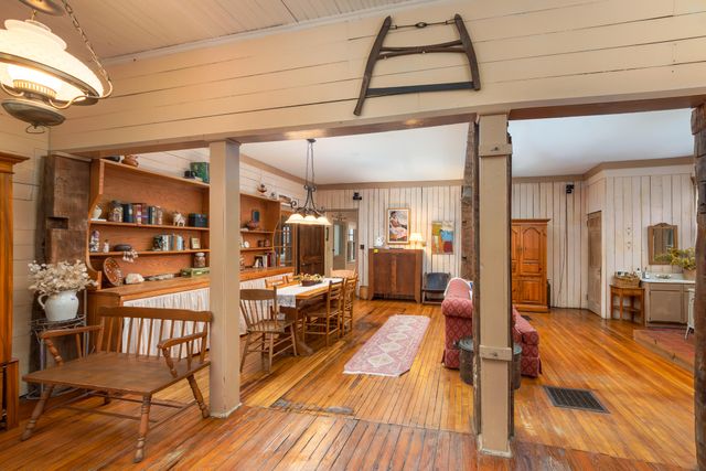 8425 Parshallville Road, Fenton, MI 48430