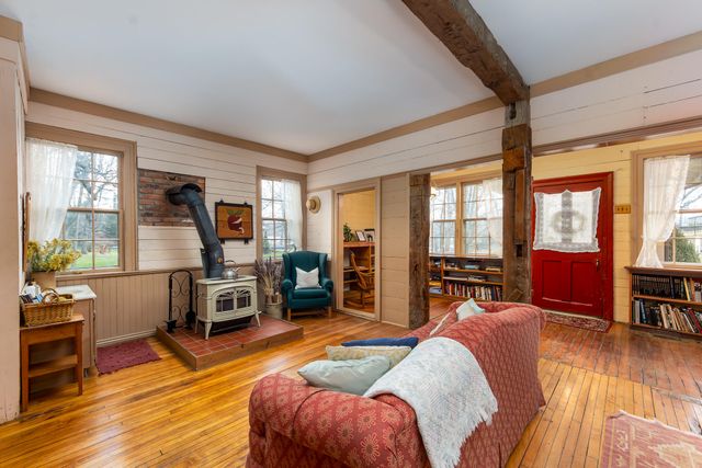 8425 Parshallville Road, Fenton, MI 48430