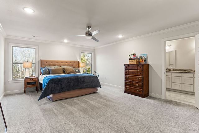 8 Charing Drive, Bella Vista, AR 72714