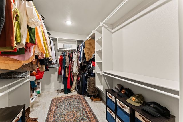 8 Charing Drive, Bella Vista, AR 72714