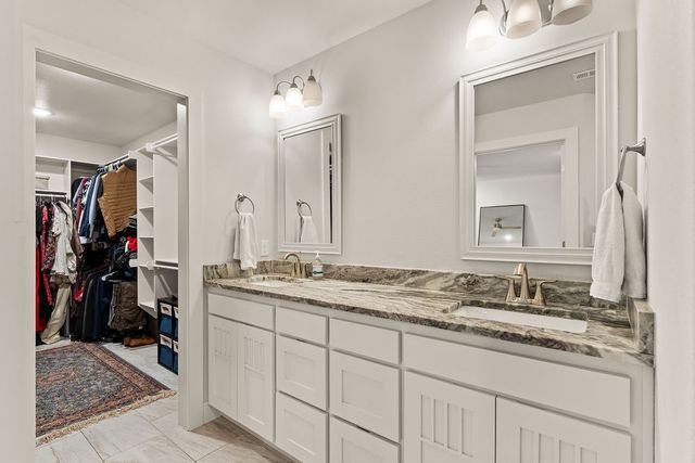 8 Charing Drive, Bella Vista, AR 72714