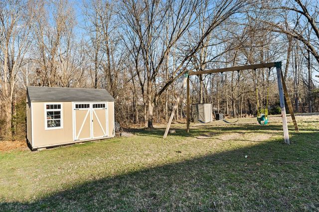 8 Charing Drive, Bella Vista, AR 72714