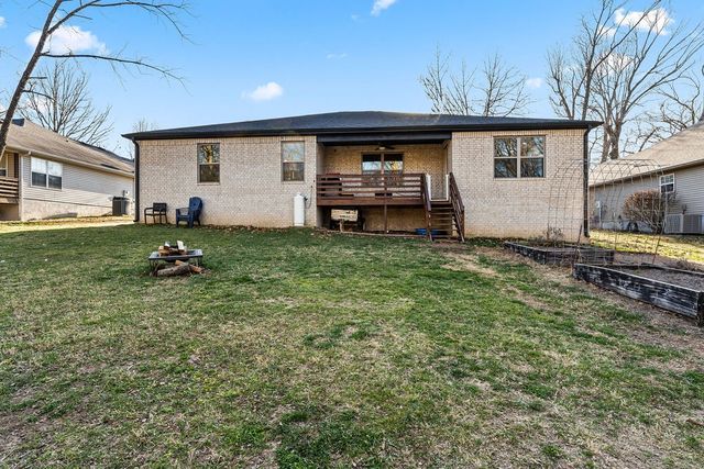 8 Charing Drive, Bella Vista, AR 72714