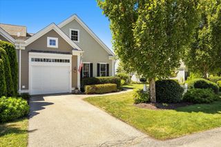 6 Amberwood Ct 216, Bourne, MA 02532