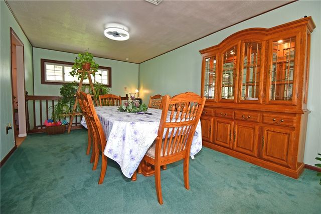 21 Robin Rd, Robinson Twp, PA 15136