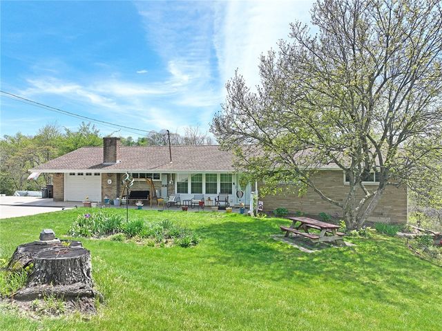 21 Robin Rd, Robinson Twp, PA 15136