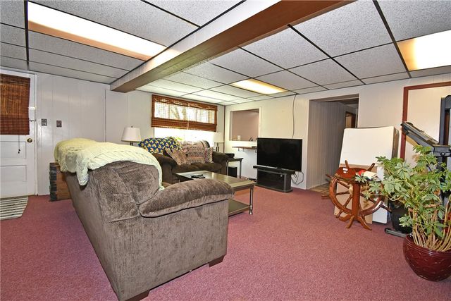 21 Robin Rd, Robinson Twp, PA 15136