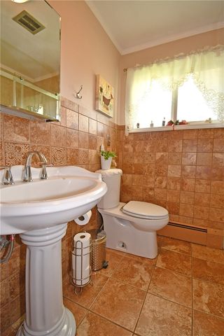 21 Robin Rd, Robinson Twp, PA 15136