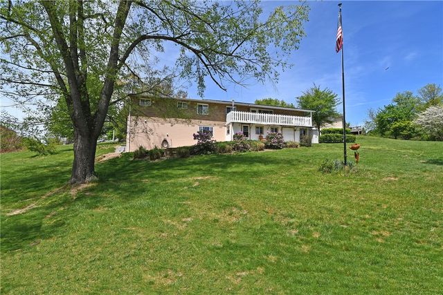 21 Robin Rd, Robinson Twp, PA 15136