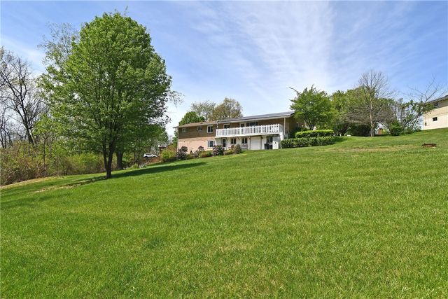 21 Robin Rd, Robinson Twp, PA 15136