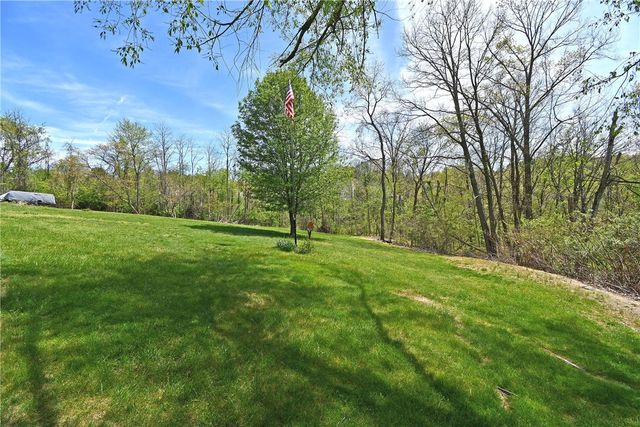 21 Robin Rd, Robinson Twp, PA 15136