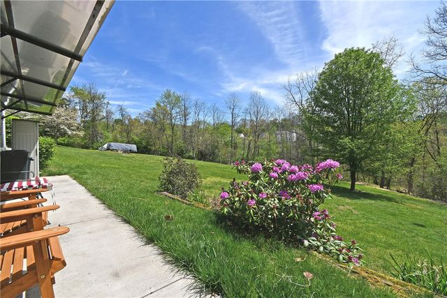 21 Robin Rd, Robinson Twp, PA 15136