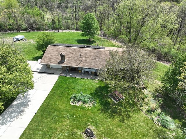 21 Robin Rd, Robinson Twp, PA 15136