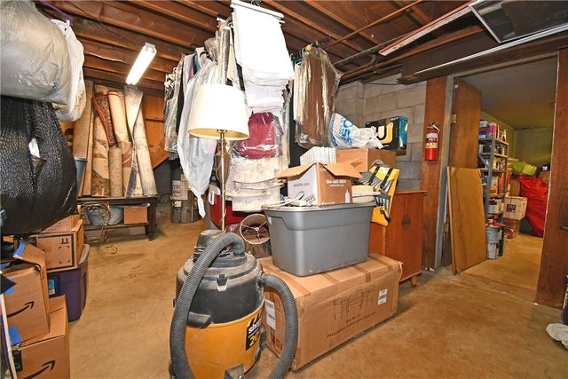 21 Robin Rd, Robinson Twp, PA 15136