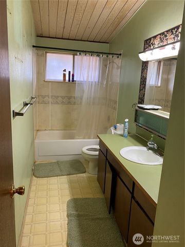 122 McKinley Street, Burlington, WA 98233