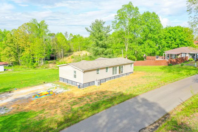 6989 W Laurel Road, London, KY 40741