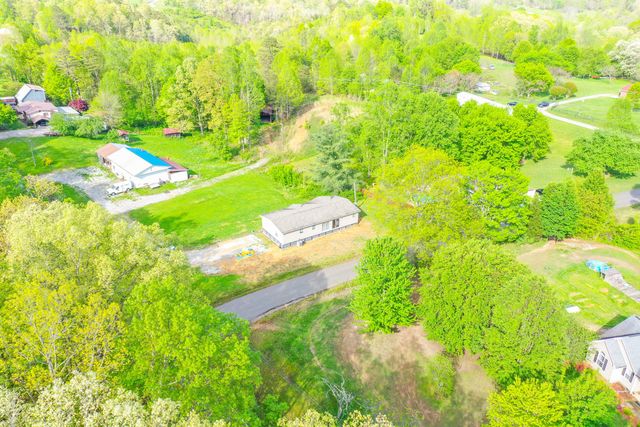 6989 W Laurel Road, London, KY 40741