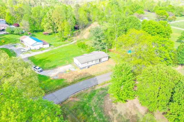6989 W Laurel Road, London, KY 40741