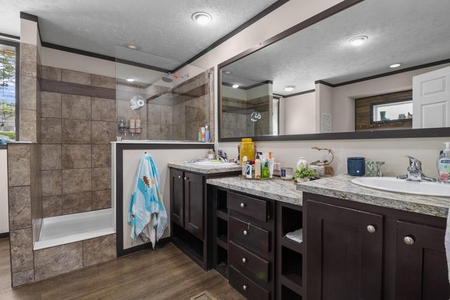 6989 W Laurel Road, London, KY 40741