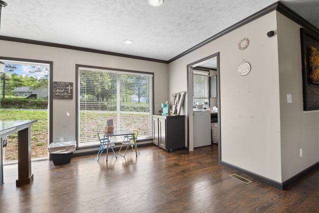 6989 W Laurel Road, London, KY 40741