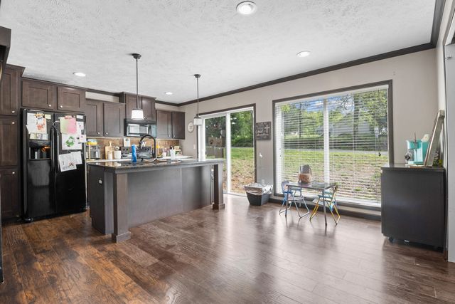 6989 W Laurel Road, London, KY 40741