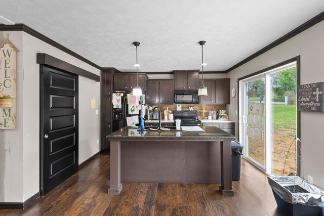 6989 W Laurel Road, London, KY 40741