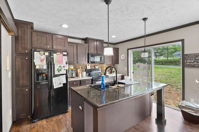 6989 W Laurel Road, London, KY 40741