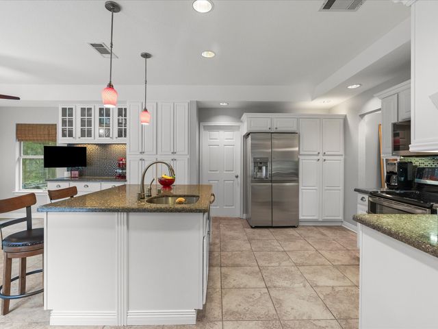 701 Pearl Cove, Oak Point, TX 75068