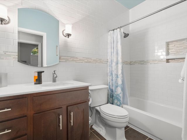 701 Pearl Cove, Oak Point, TX 75068